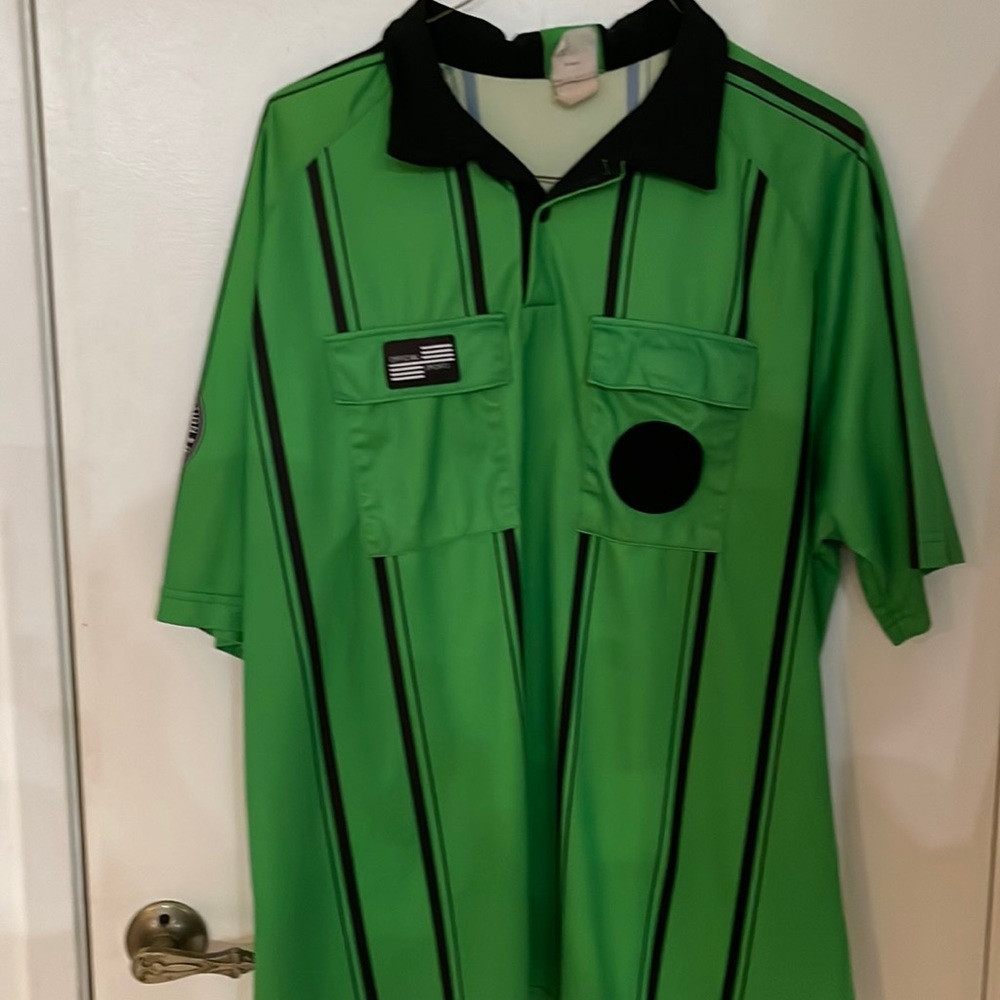 Men’s soccer referee shirts 3 colors green, yellow and red.